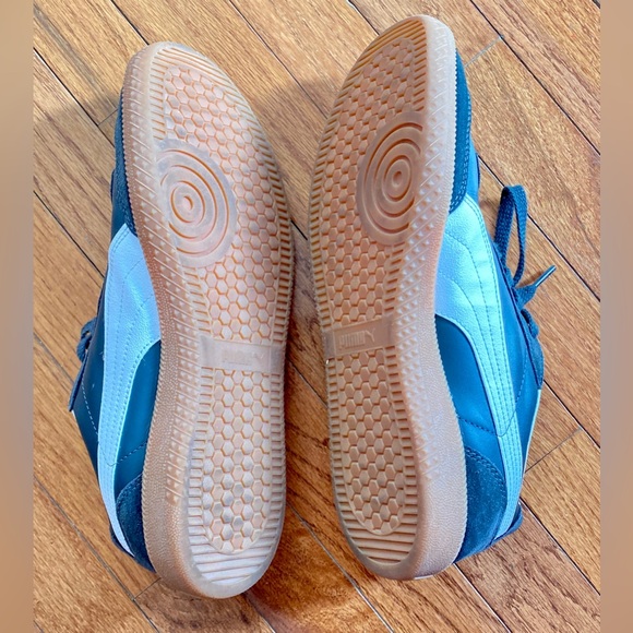 Puma men ‘s  Teal and White Sneakers - Picture 8 of 10